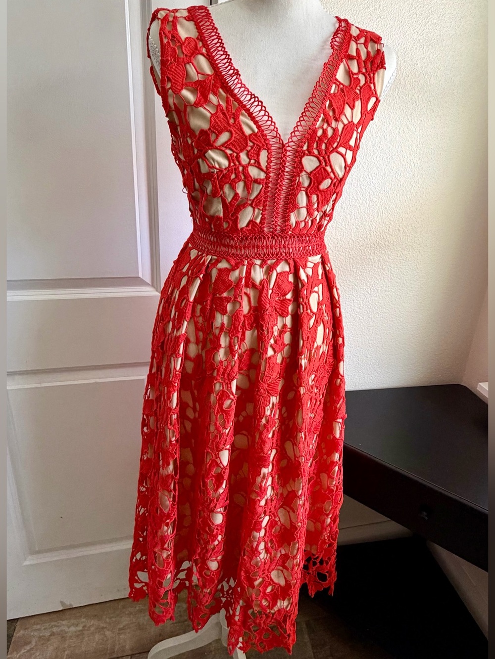 Gianni Bini Red Crochet Deep V-Neck Midi Dress Open Back Sexy Classy Nude Date